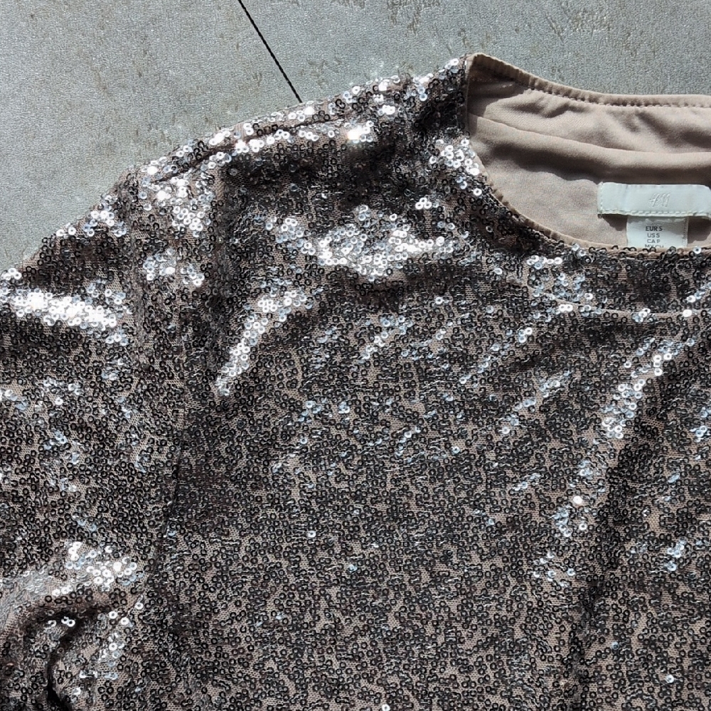 H&M Silver Sequin Crop Top - Picture 2 of 4